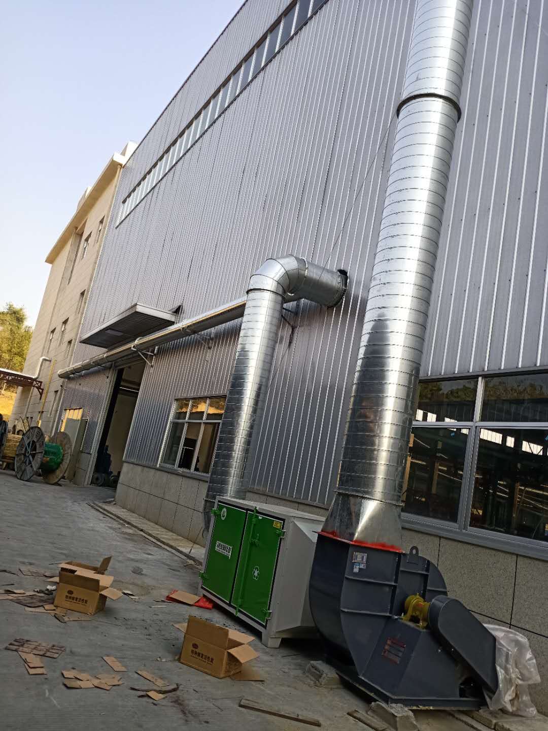 湖南省偉利翔機(jī)械通風(fēng)設(shè)備有限公司,永州市生產(chǎn)安裝螺旋風(fēng)管,共板風(fēng)管,消防風(fēng)管,銷售冷風(fēng)機(jī),負(fù)壓風(fēng)機(jī)